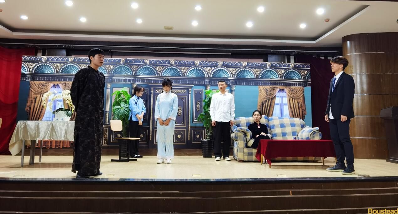 中英文《雷雨》展演