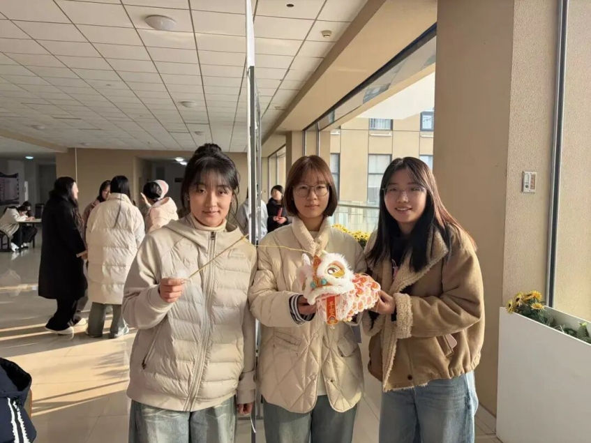 万“马”奔腾闹元宵，同心共启新征程—— 经济贸易系元宵节集市活动圆满收官