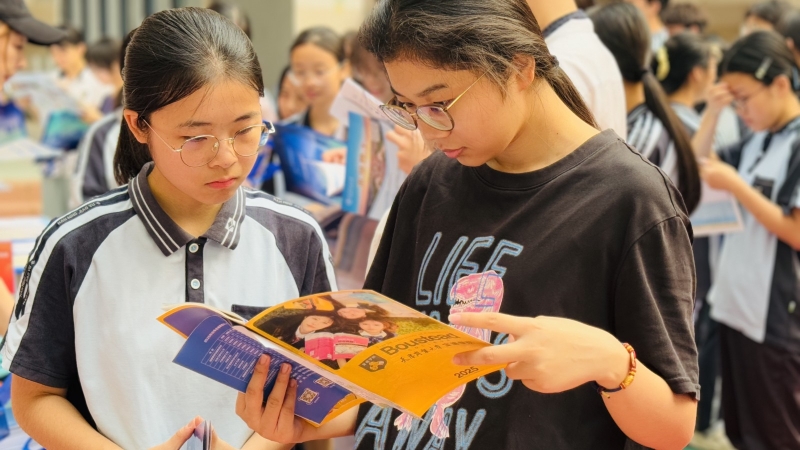 学院赴广西南宁多所中学开展招生宣传活动
