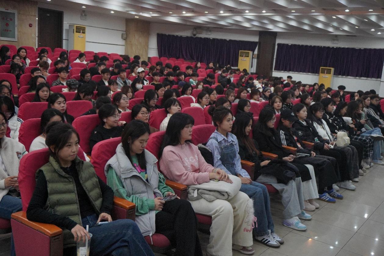 【影视与舞蹈系】​影视与舞蹈系举办“大学任务及生涯规划”专题讲座