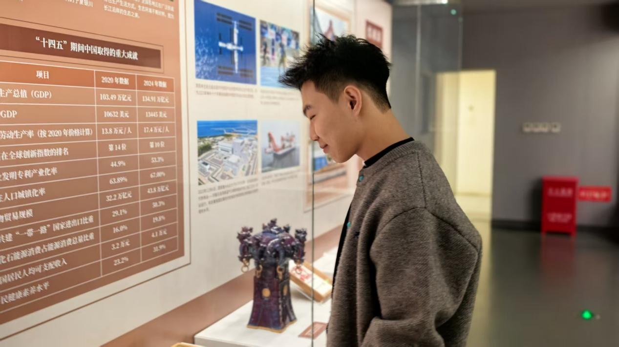 【艺术设计系】清明祭英烈——艺术设计系组织开展周恩来邓颖超纪念馆参观学习活动