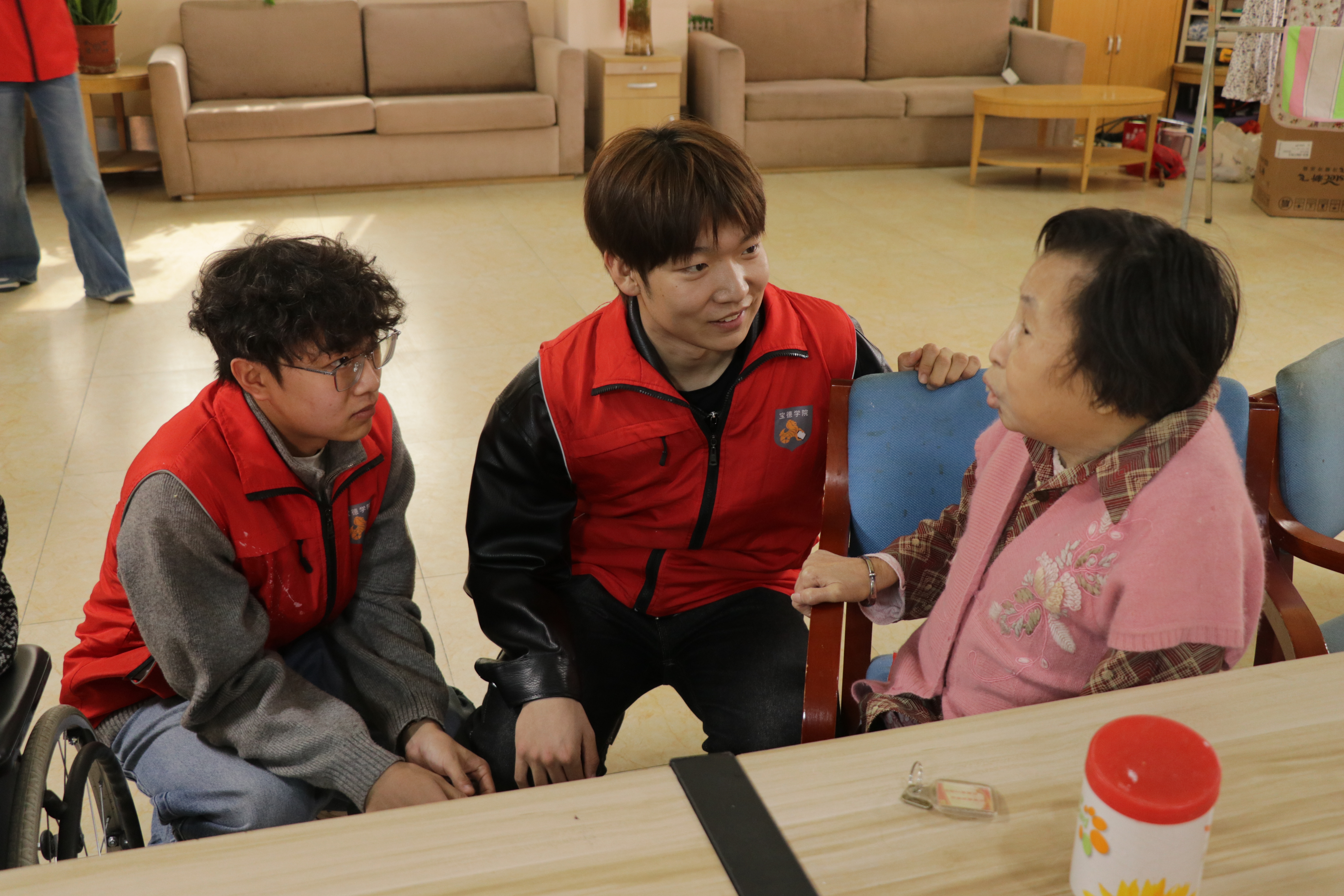 【经济贸易系】经济贸易系开展第三届“春日暖桑榆”志愿服务活动