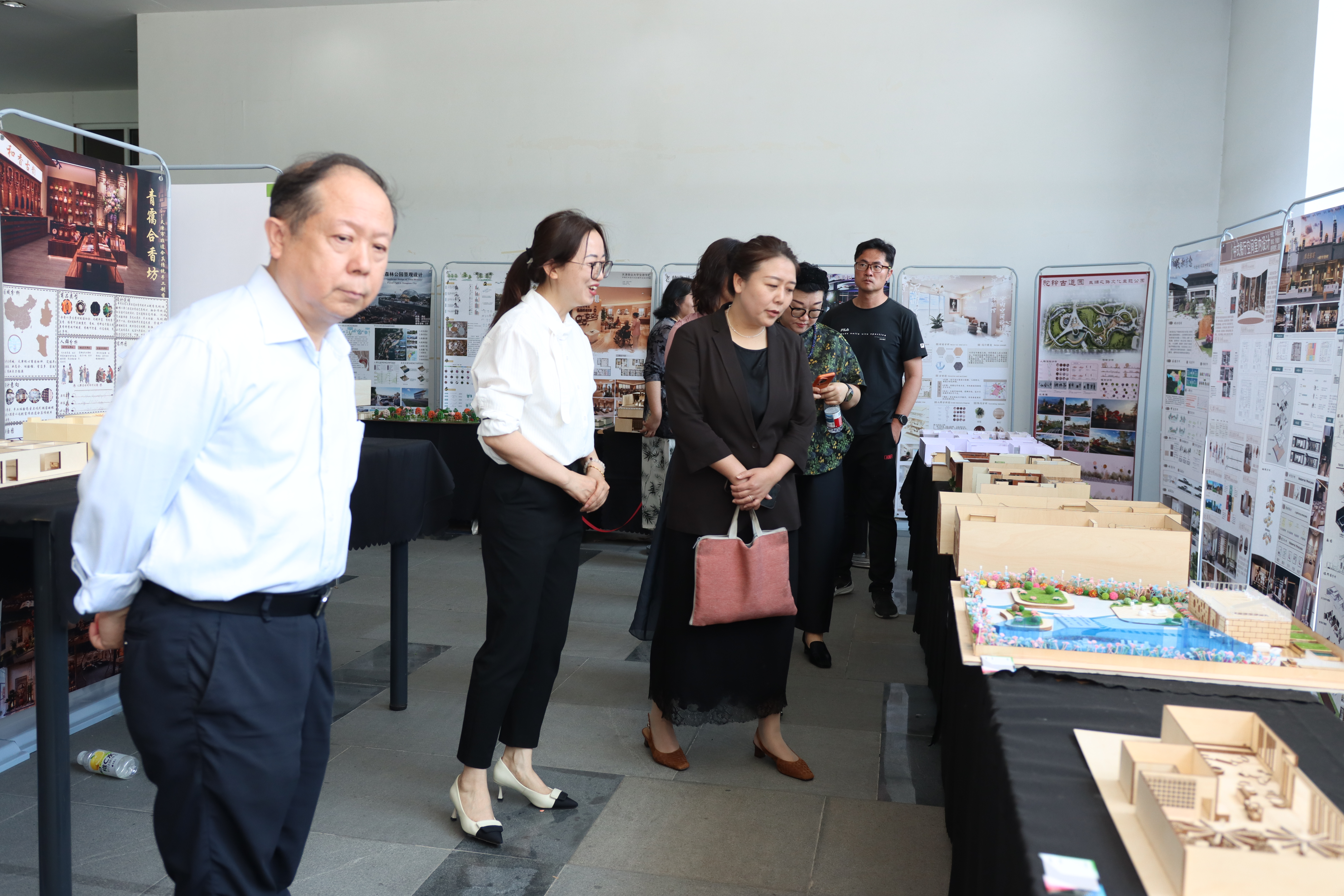 艺术设计系与天津商业大学艺术学院开展包联共建交流活动