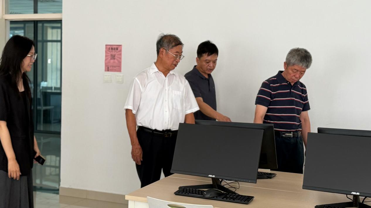 院领导深入教学一线检查新学期开学工作