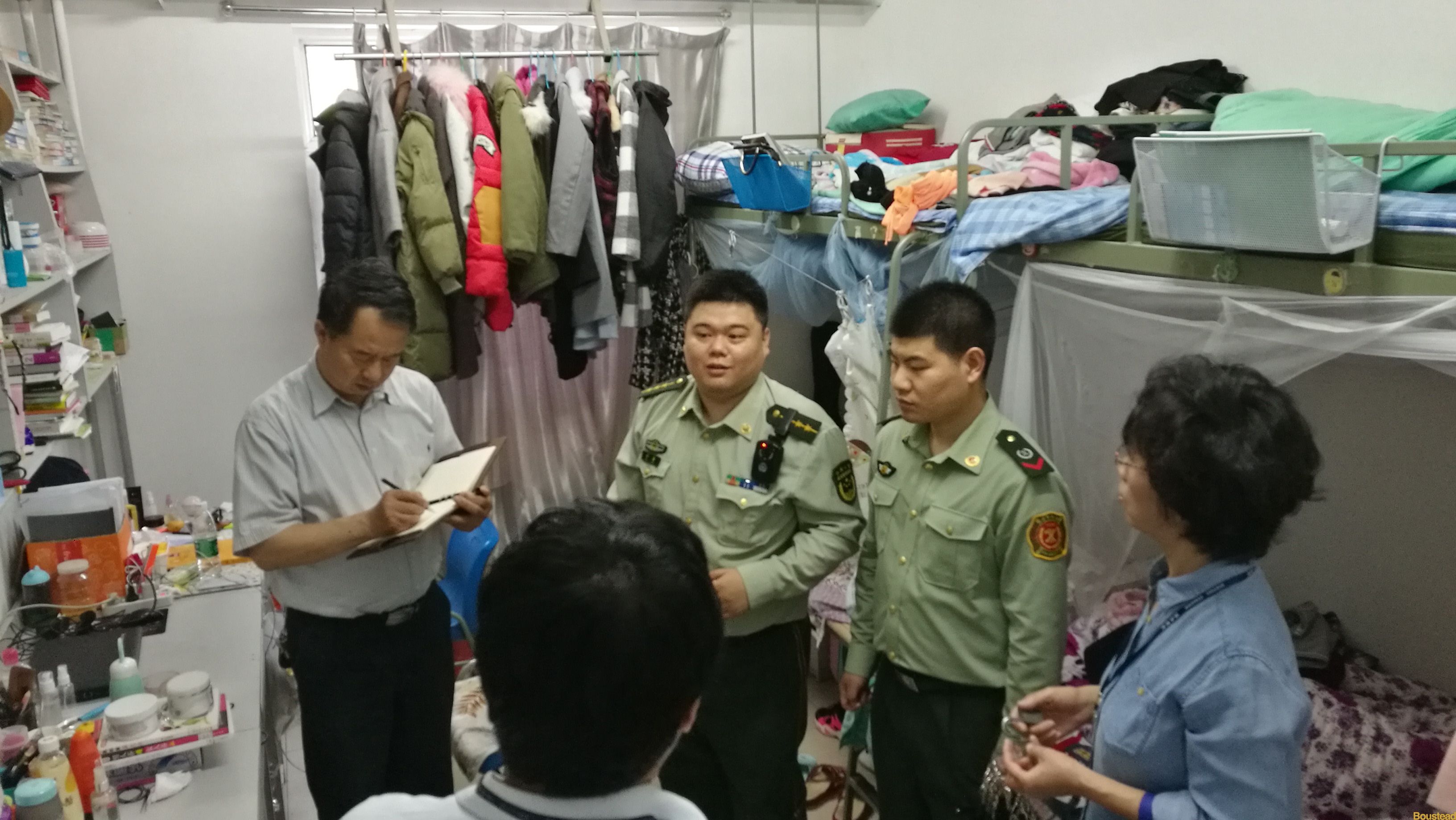 我院应急开展学生宿舍消防安全大检查活动