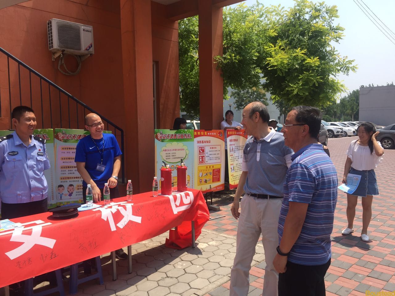 我院开展“传播安全文化 宣传安全知识”“安全生产月”主题宣传活动